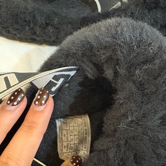 UGG Fluff Yeah Slides black - Picture 4 of 4